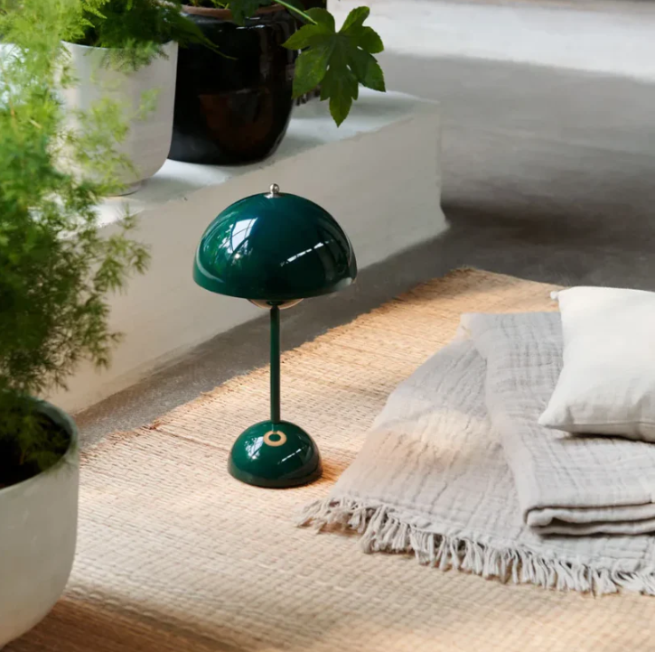 Moderne Natlampe med Berøringskontrol og Justerbar LED