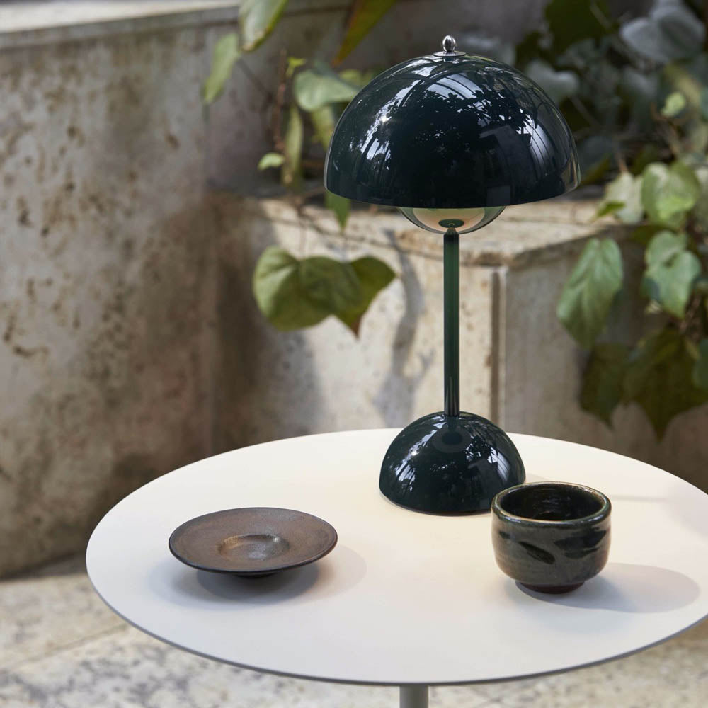 Trådløs Sengelampe med LED – Stilrent Design og Blødt Lys