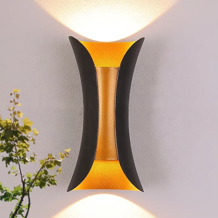 Elegant Utomhusvägglampa med Justerbar Ljusstämning