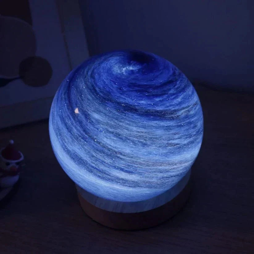 Dimbar USB-månlampa med konstnärlig design