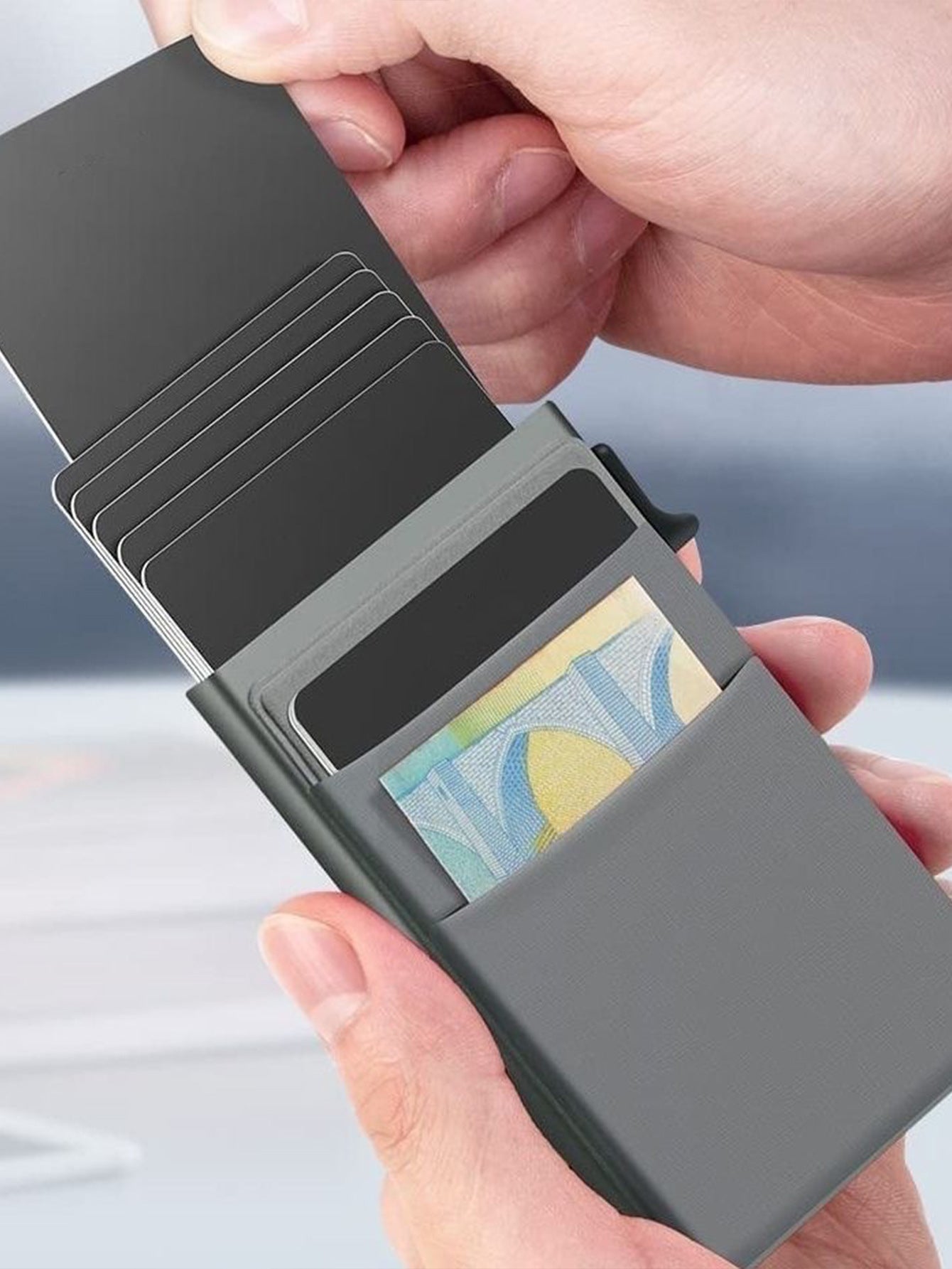 Slim Metal Kortholder med RFID Beskyttelse