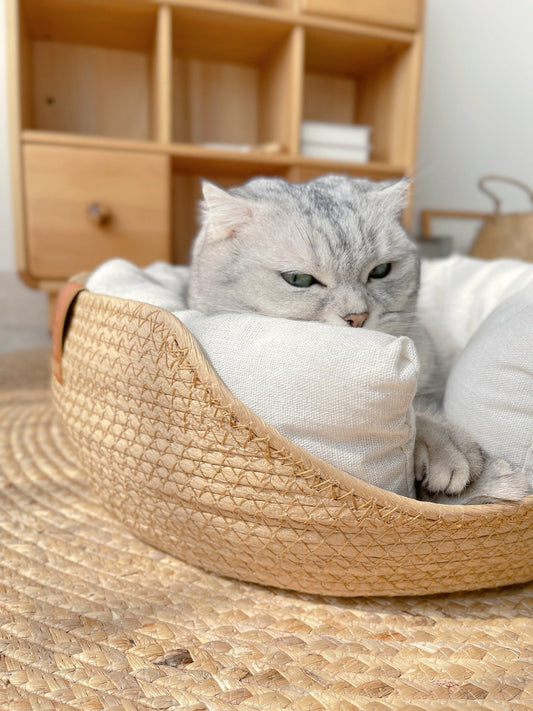 Handgjord och bekväm kattsäng – LuxeSnooze