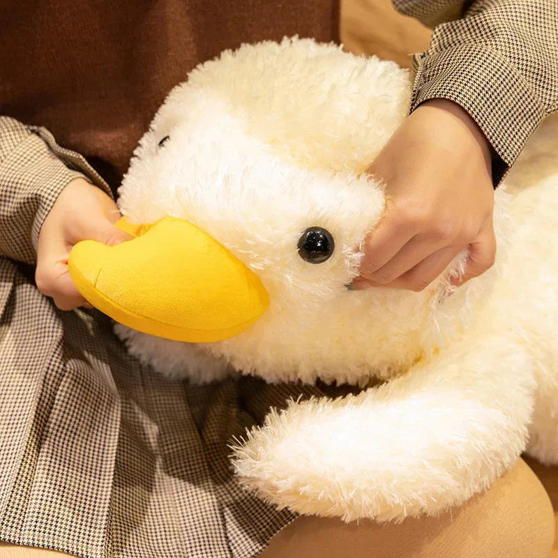 Sødt og blødt babydyr i form af en and i plys