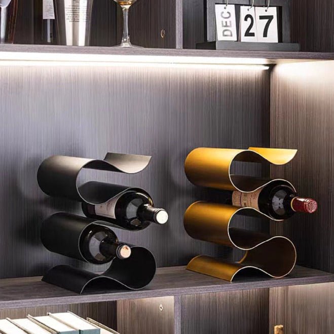 Elegant vinställ i metall med platsbesparande S-design