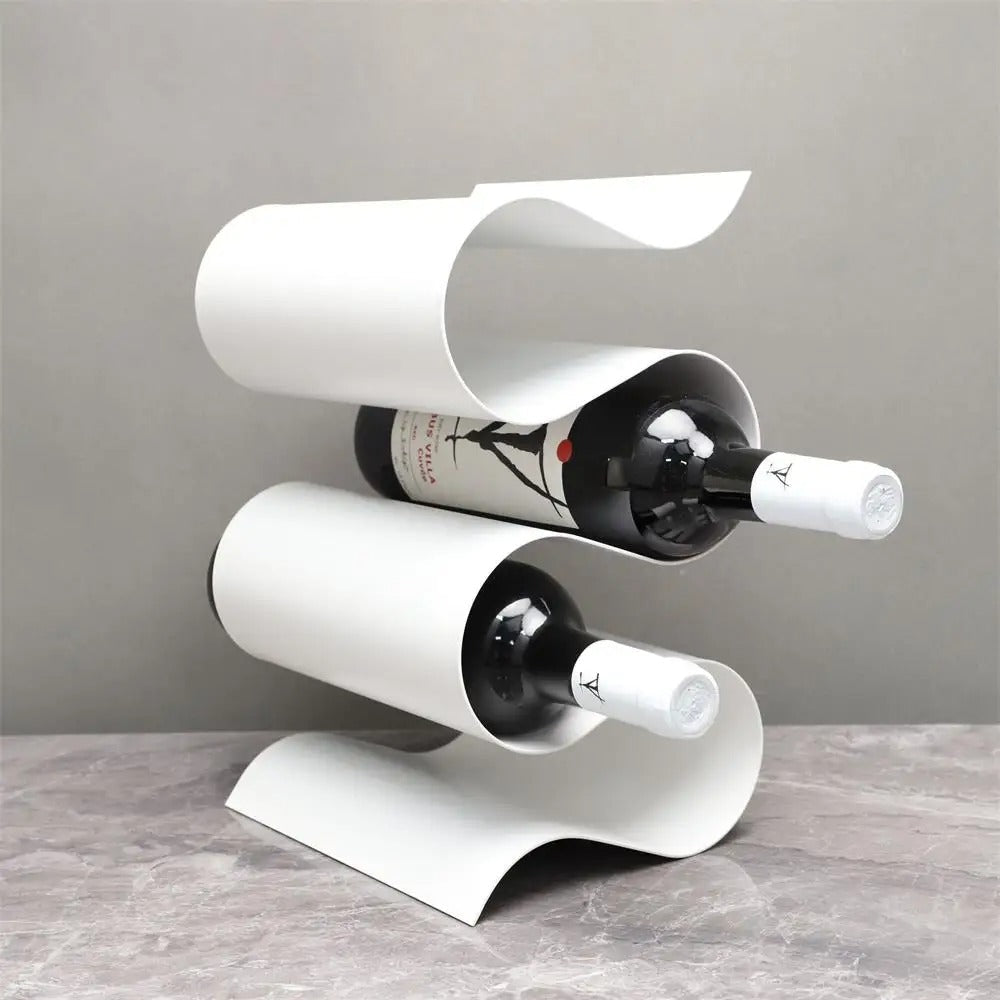 Elegant vinställ i metall med platsbesparande S-design