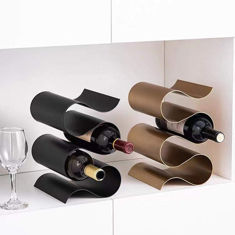 Elegant vinställ i metall med platsbesparande S-design