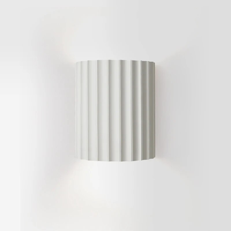 Elegant LED-vägglampa i konstnärlig hartsdesign