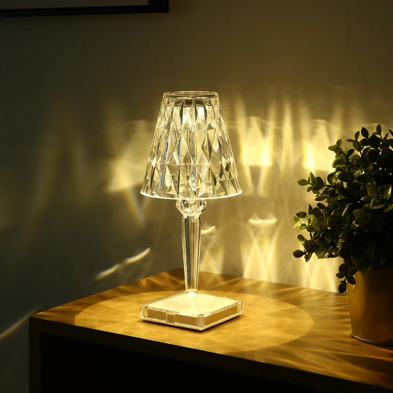 Dekorativ modern bordslampa i kristall med varmvitt ljus E27
