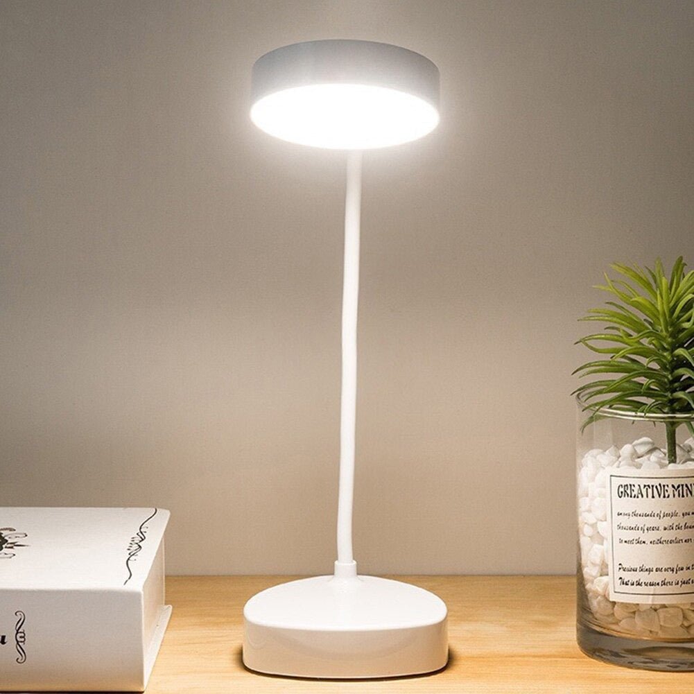 Justerbar LED Læselampe – Optimal Belysning til Sengen
