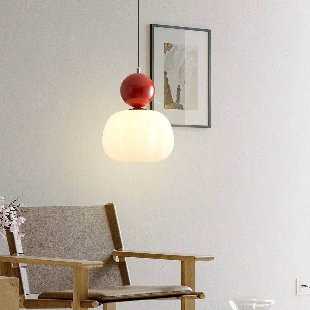 Elegant pendel i art déco-stil med mjuk belysning
