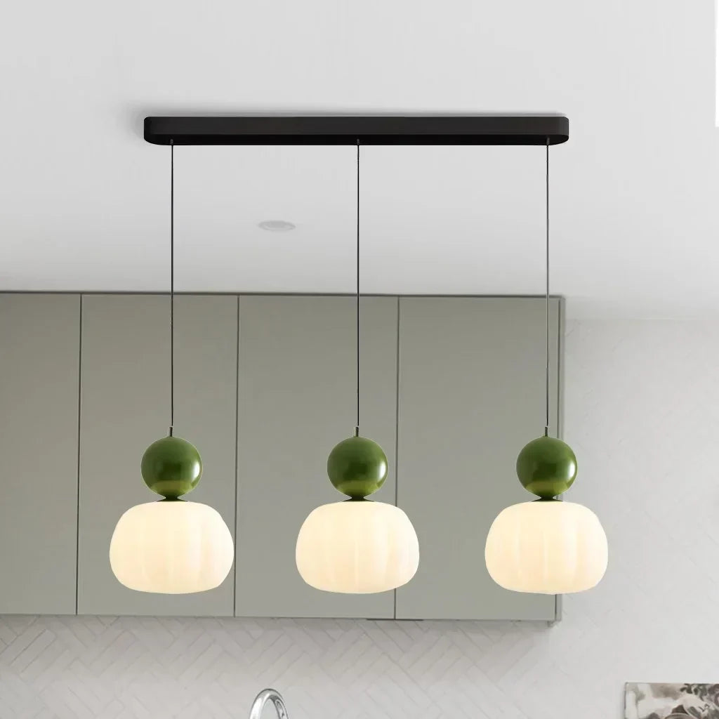 Elegant pendel i art déco-stil med mjuk belysning