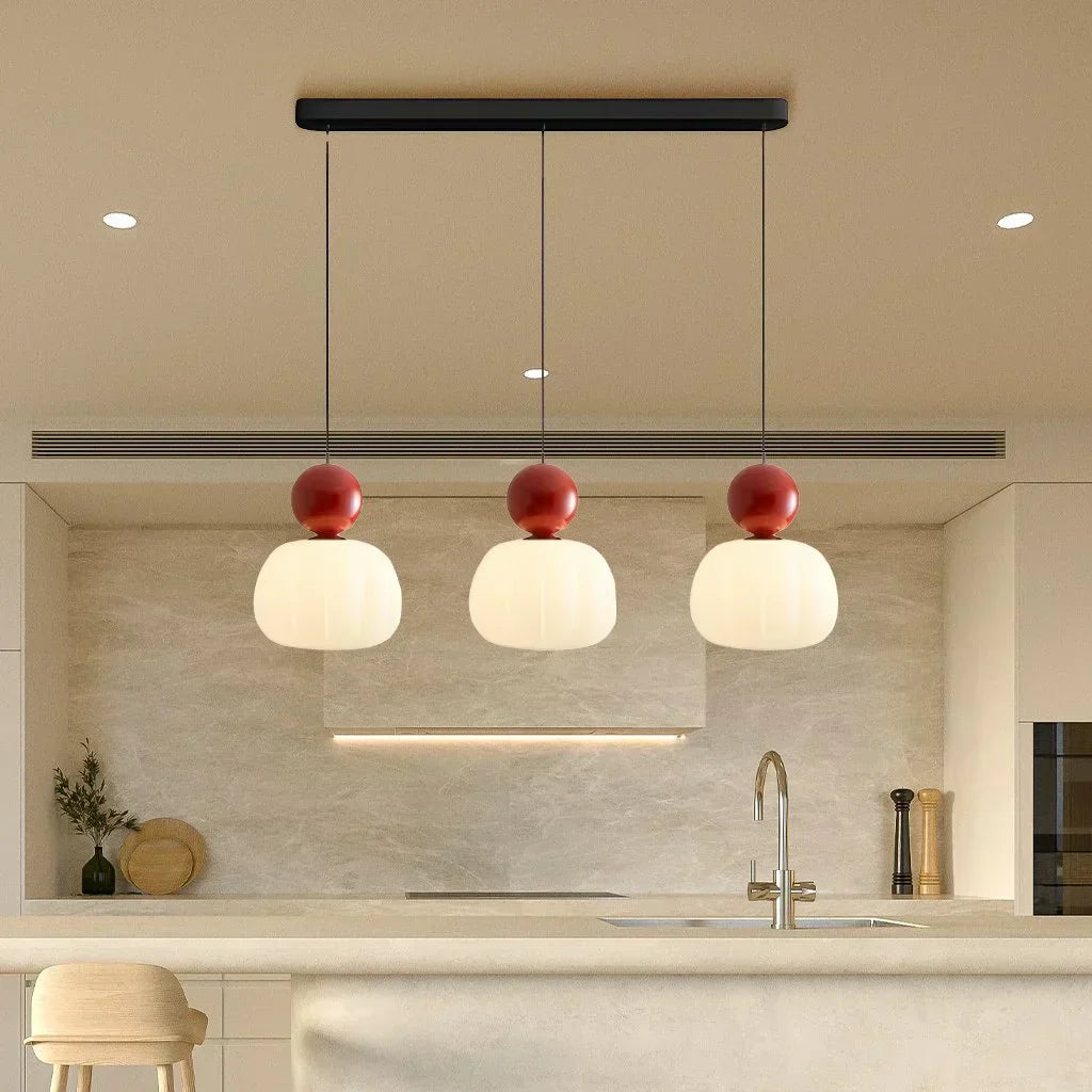 Elegant pendel i art déco-stil med mjuk belysning