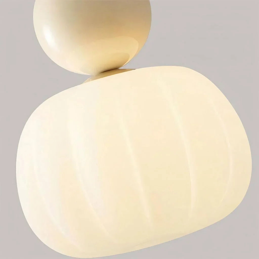 Elegant pendel i art déco-stil med mjuk belysning