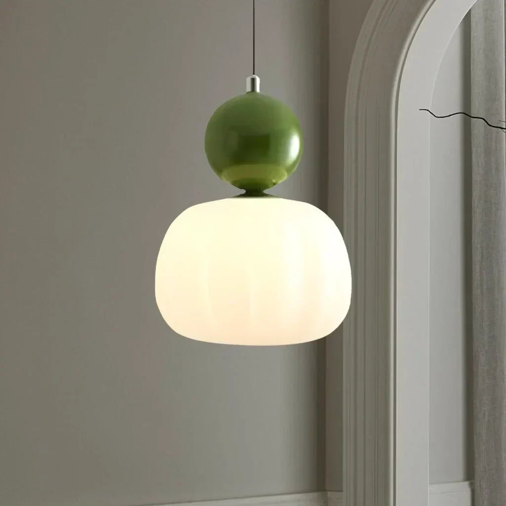 Elegant pendel i art déco-stil med mjuk belysning