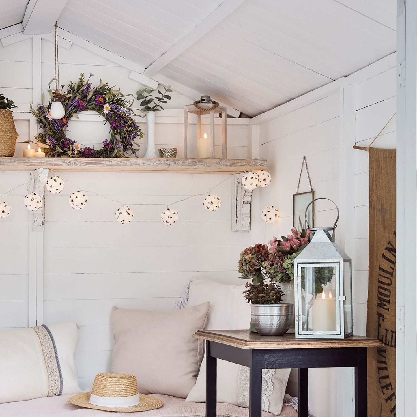 Julekrans med Lavendel – Tidssløs Elegance til Dit Hjem