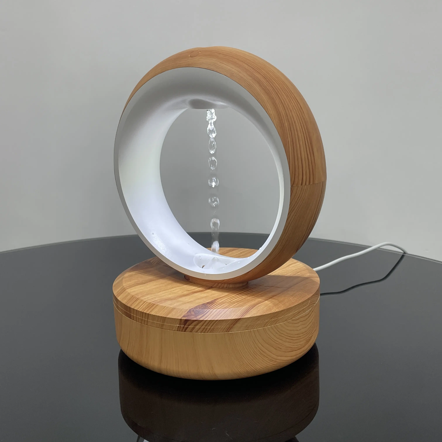 Aroma Diffuser med LED og Anti-Tyngdekraft Mist