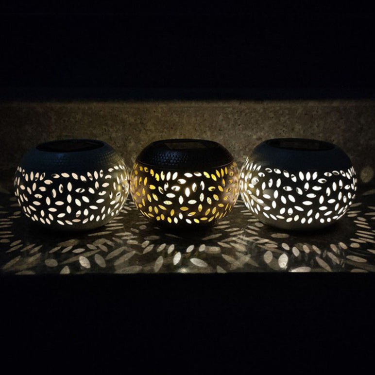 Solarlampe med Magisk Mønster til Haven – Energibesparende Design