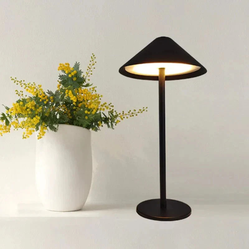 Stilfuld LED-skrivebordslampe med justerbar lysstyrke