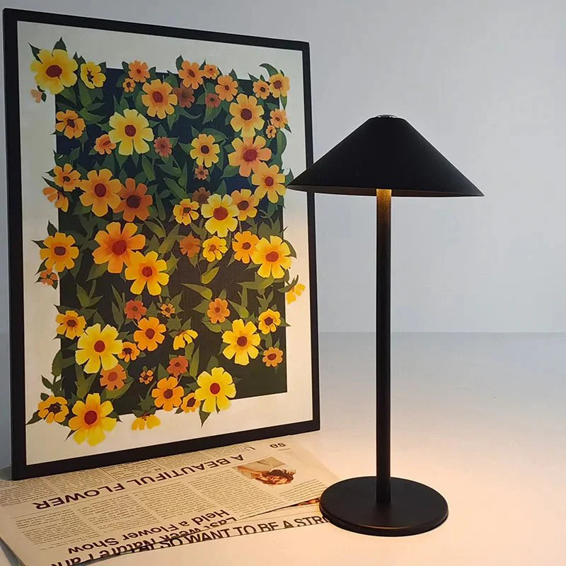 Stilfuld LED-skrivebordslampe med justerbar lysstyrke