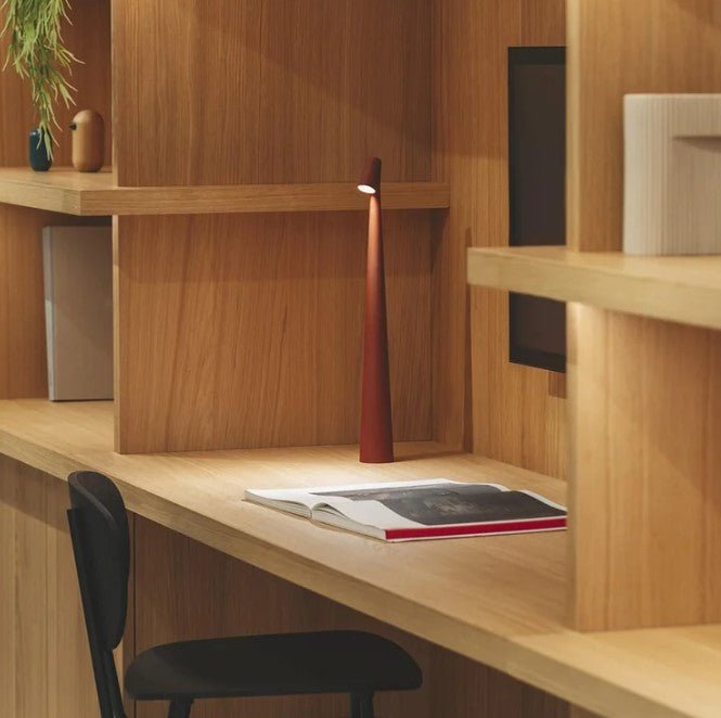 Trådlös LED-bordslampa med minimalistisk nordisk design