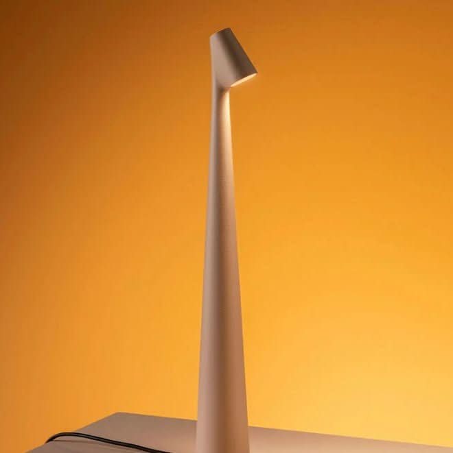 Genopladelig bærbar LED-bordlampe