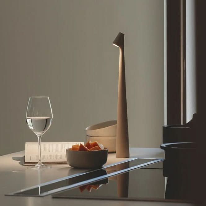 Genopladelig bærbar LED-bordlampe