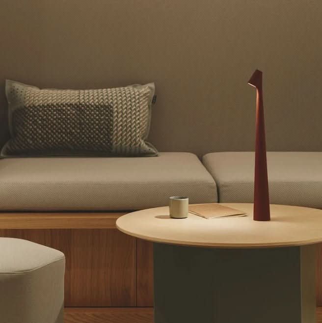 Genopladelig bærbar LED-bordlampe