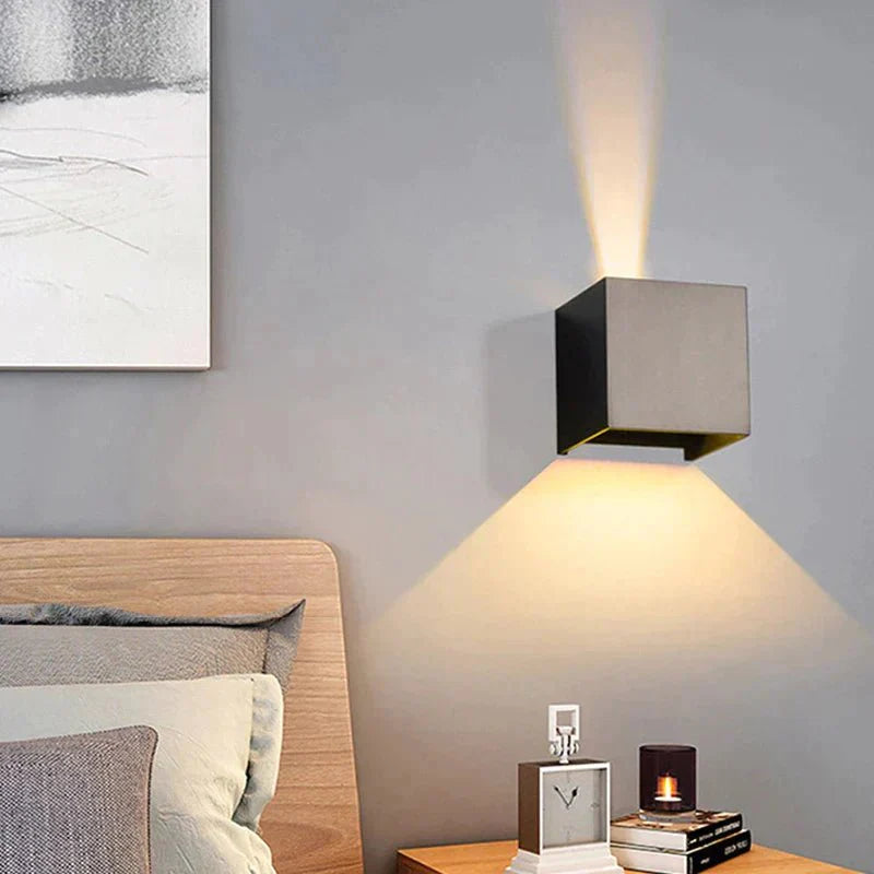 Moderne Væglampe med Blødt Lys og Elegant Design