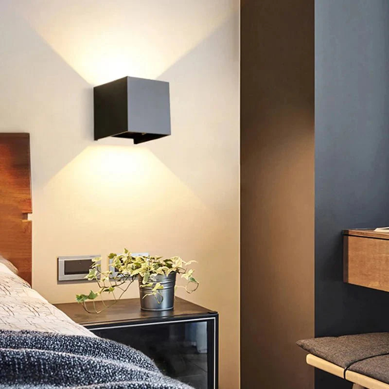 Moderne Væglampe med Blødt Lys og Elegant Design
