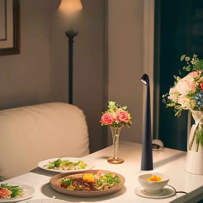Genopladelig LED-bordlampe med justerbar belysning
