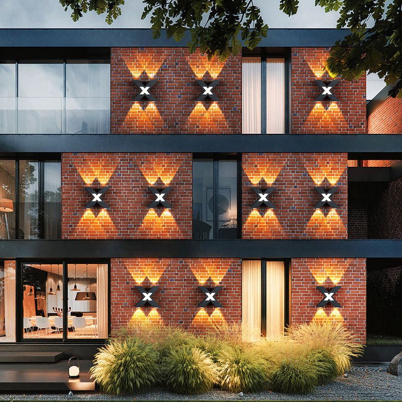 Energieeffektiv X-Form LED Udendørslampe - Stilfuld & Holdbar
