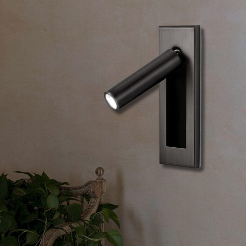 Elegant vägglampa med dimbart ljus och dold strömbrytare
