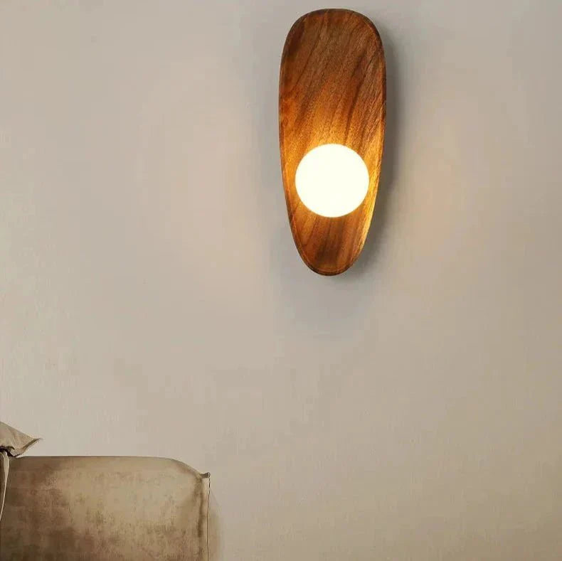 Vägglampa i Naturträ - Skapa Mysfaktor med Hållbar Design