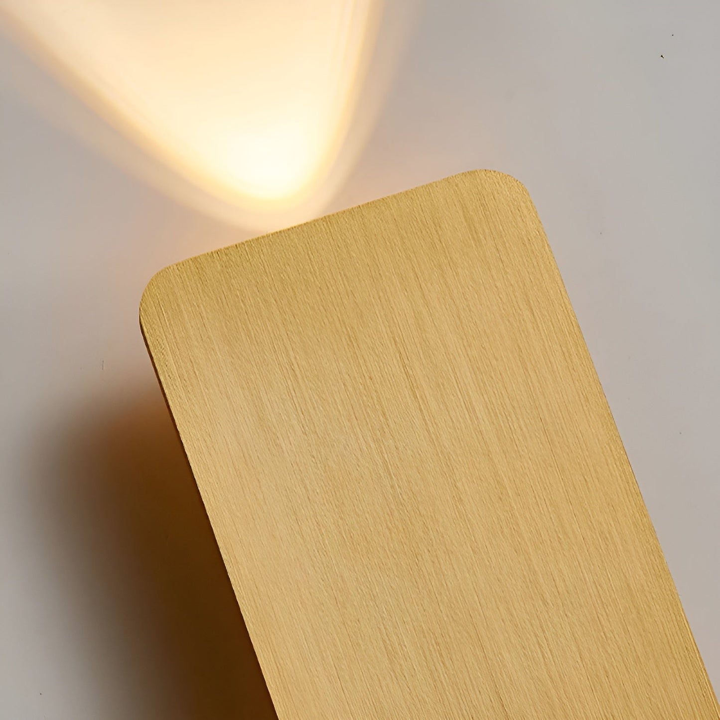 Stilren LED-trappebelysning – Energi- og pladsbesparende