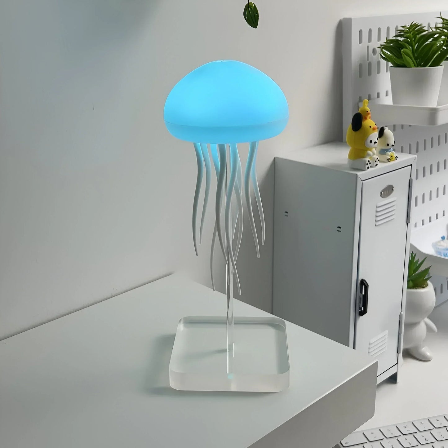 Lugnande LED-lampa med verklighetstrogna maneter för ditt hem