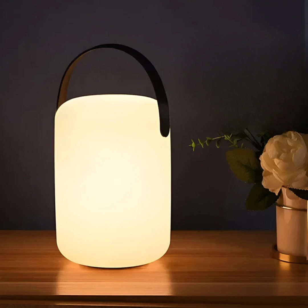 Bärbar LED Bordslampa med Justerbart Ljus och Vattentät Design