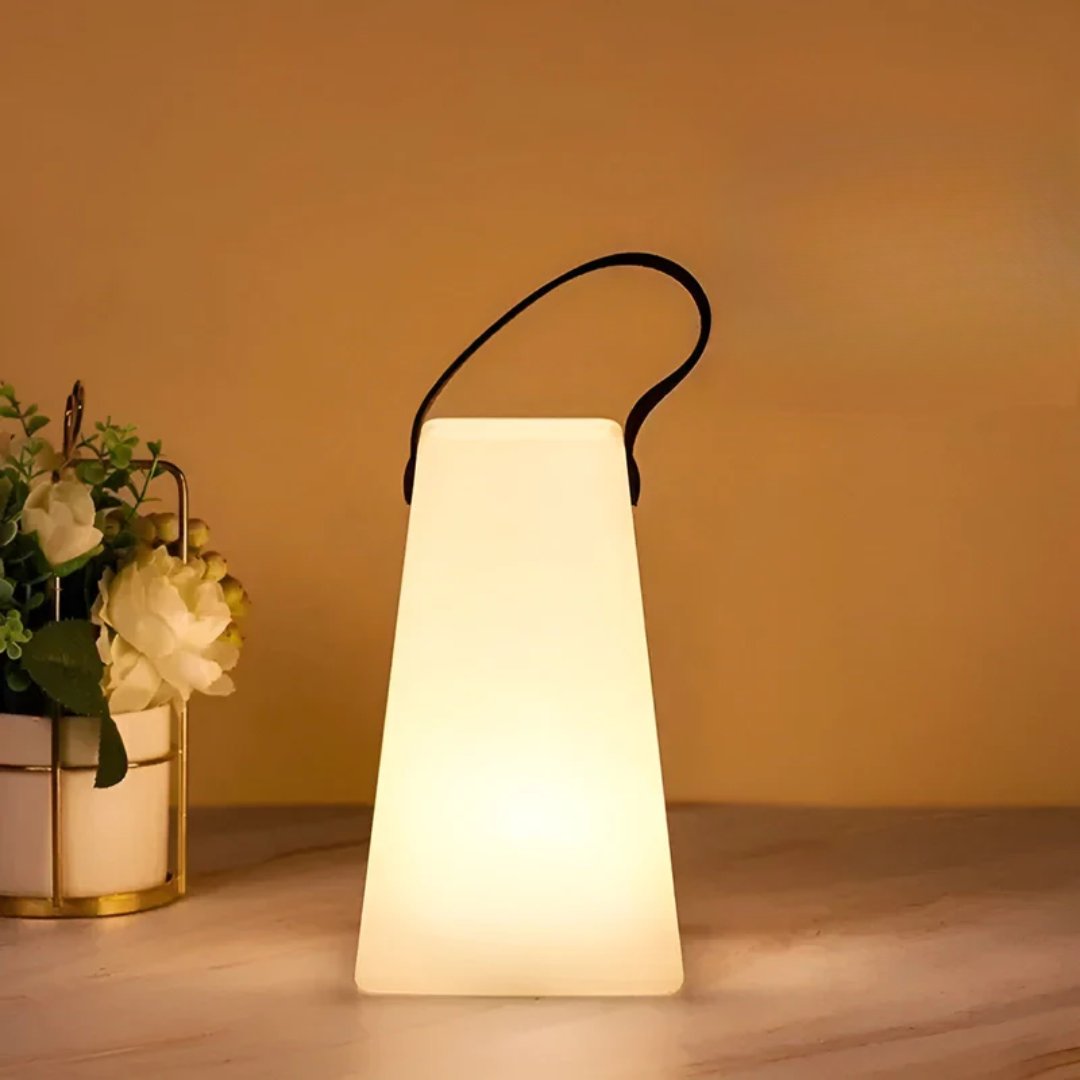 Bärbar LED Bordslampa med Justerbart Ljus och Vattentät Design