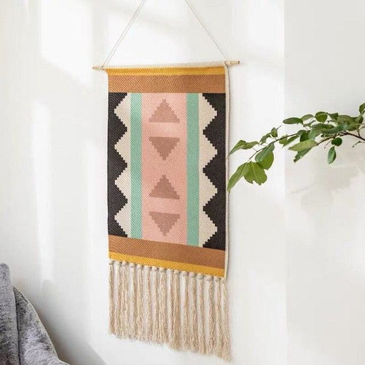 Geometrisk väggdekoration med läckra fransar