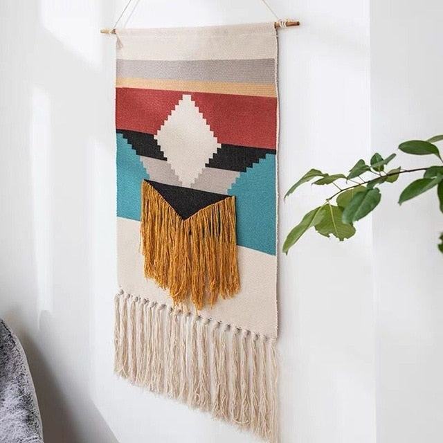 Geometrisk väggdekoration med läckra fransar