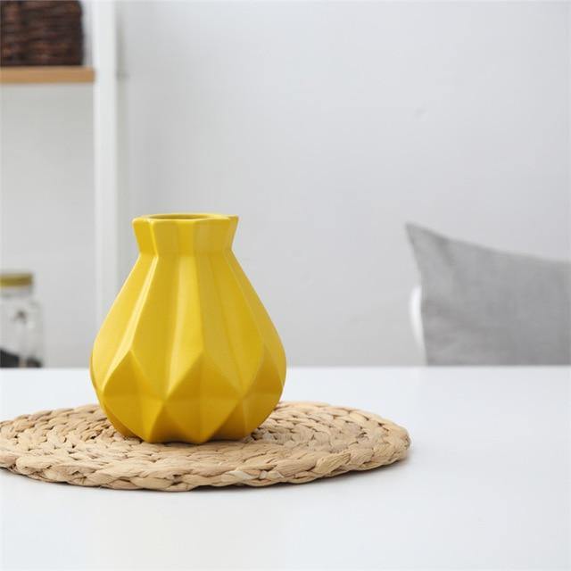 Elegant Keramikvase til Dit Hjem
