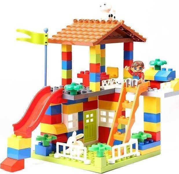 Färgstarkt LEGO Slott för Barn - Kreativ Lek och Samvaro