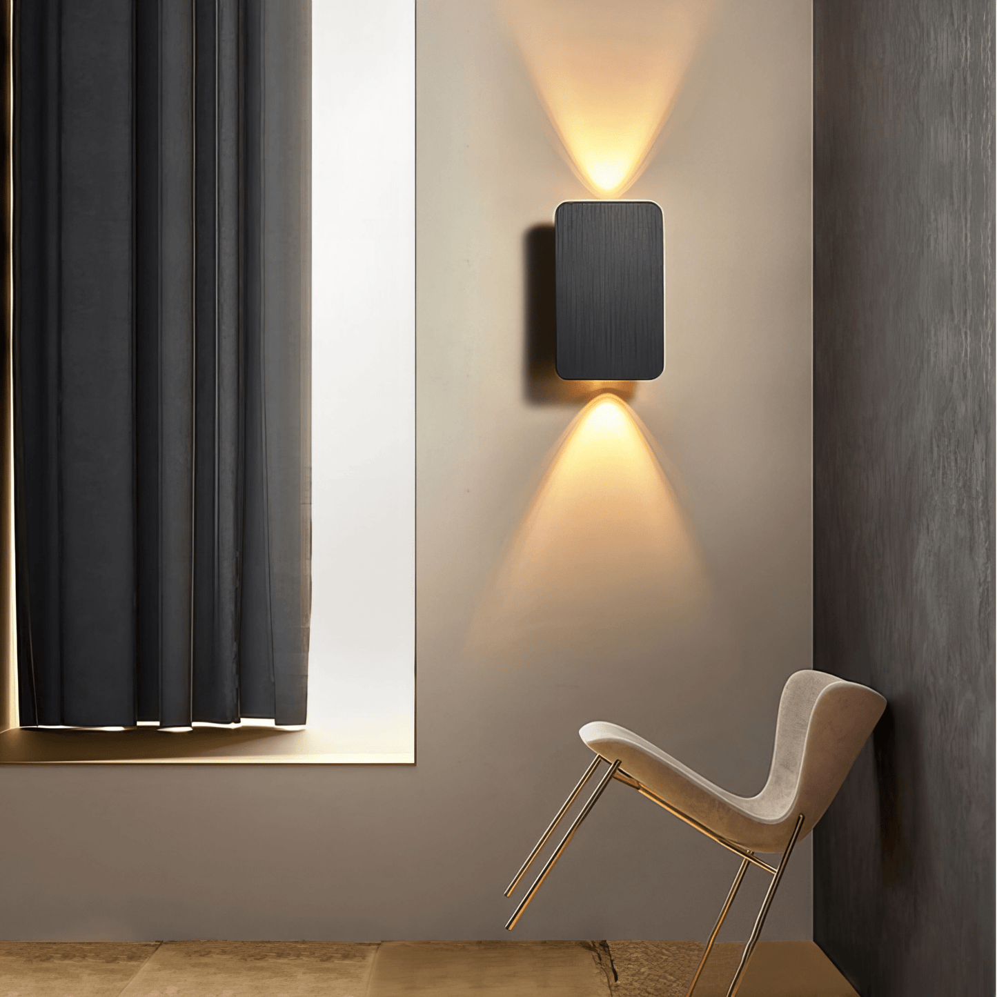 Stilfuld LED-væglampe i træ med justerbart lysdesign