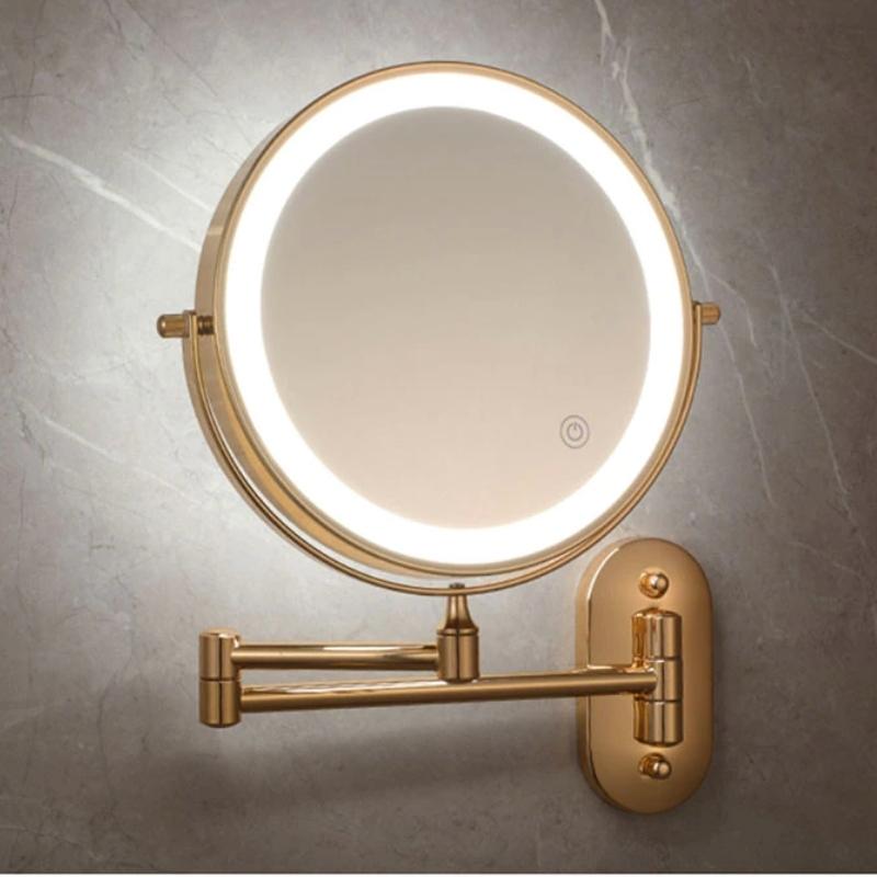 Elegant LED Vægspejl med Forstørrelse og Guld Finish