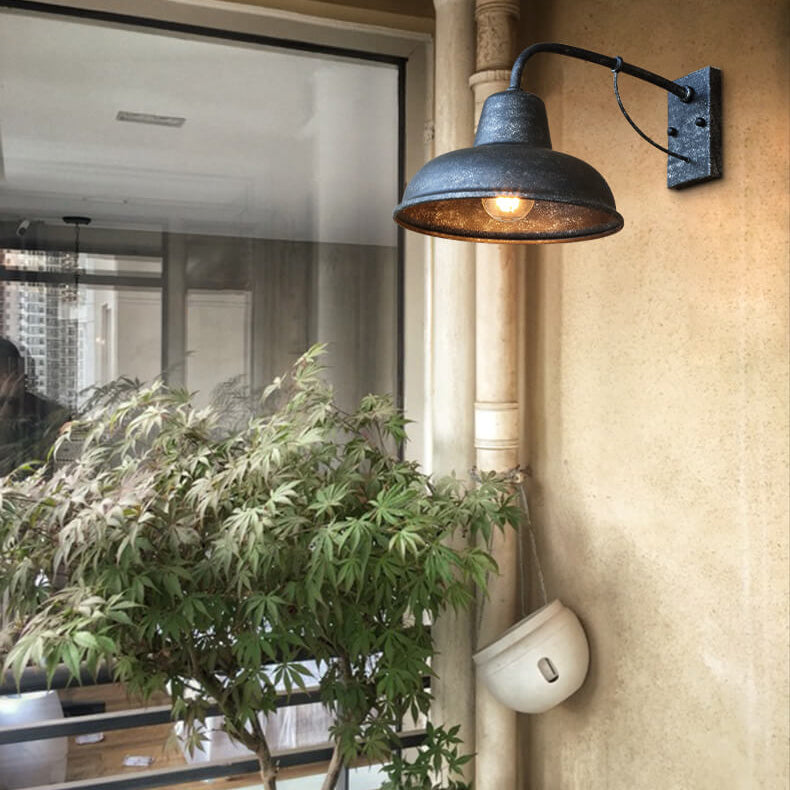 Rustik Utomhus Vägglampa i Järn – Vintagestil och Hållbarhet