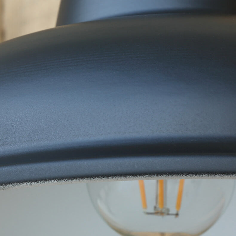 Rustik Utomhus Vägglampa i Järn – Vintagestil och Hållbarhet
