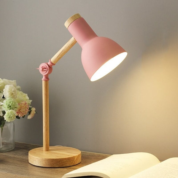 Justerbar Skrivebordslampe i Træ til Optimal Arbejdslys