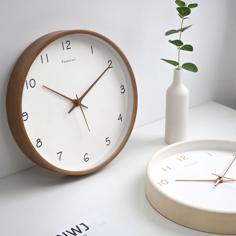 Stille Vægur i Massivt Træ – Analog Design