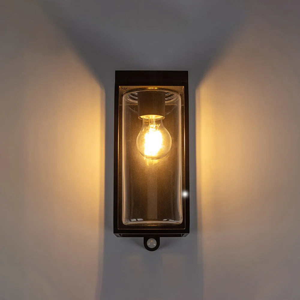 Elegant Utomhuslampa i Svart Metall med Glas och Solenergi