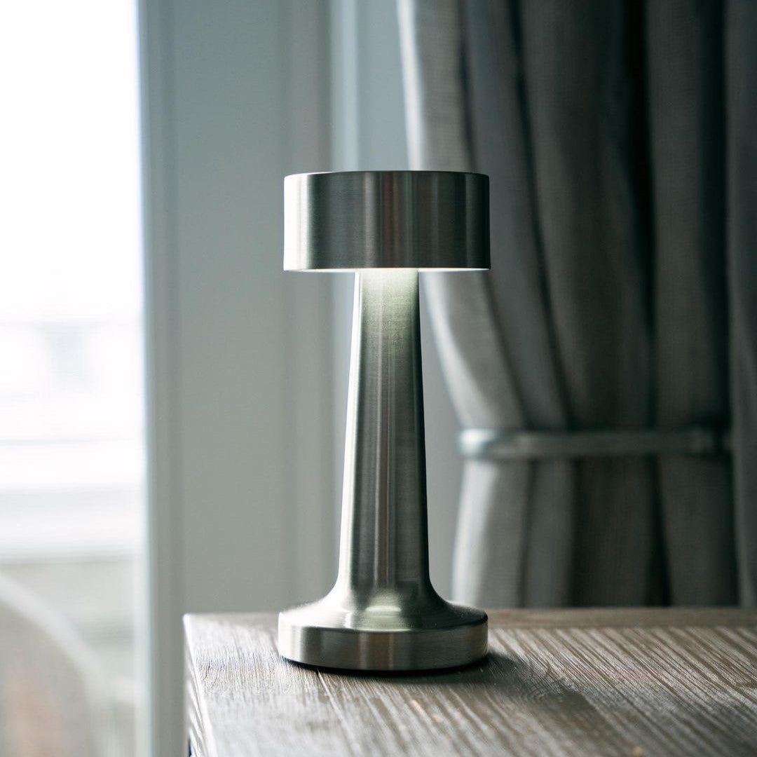 Trådlös LED-bordslampa – justerbar ljusstyrka, elegant design