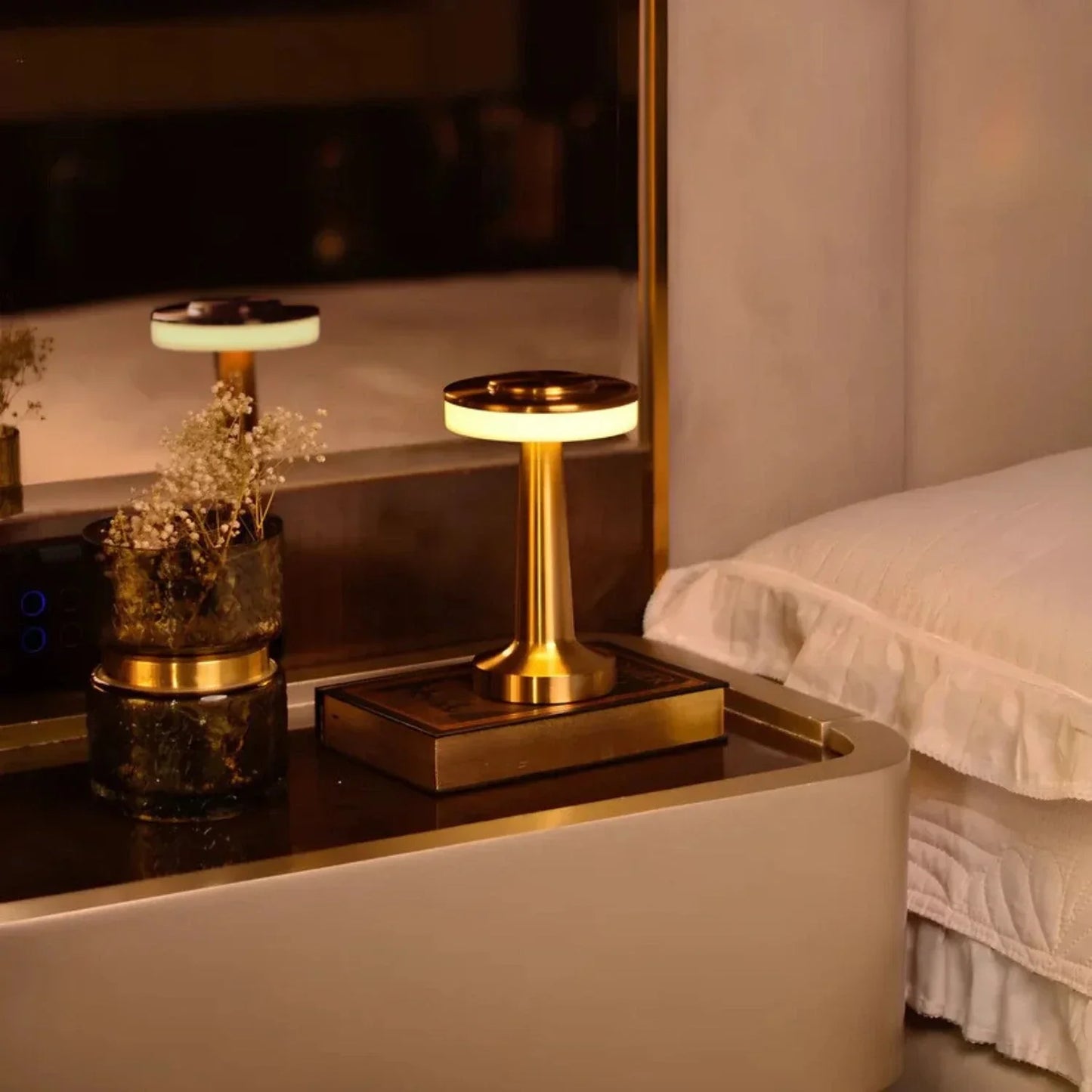 Trådløs LED Bordlampe med Genopladeligt Batteri